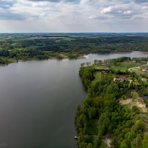 Lagos y bosques del Distrito de los Lagos de Brodnica